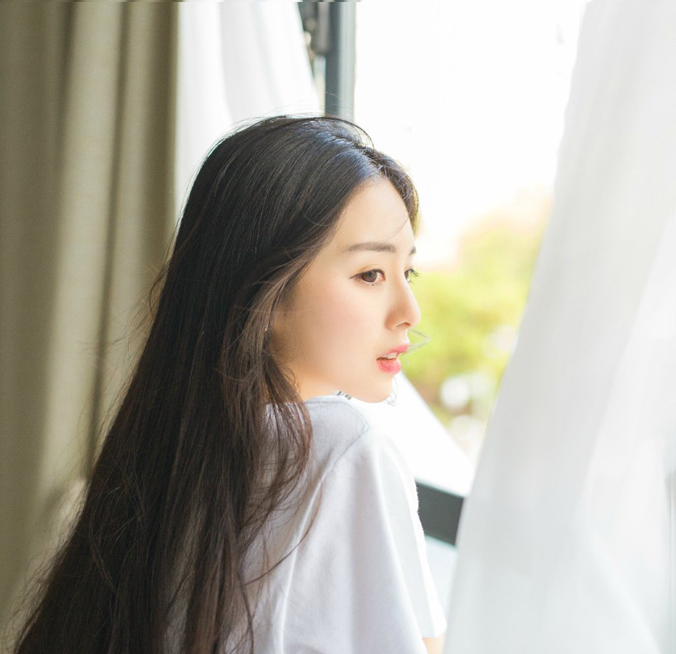 庞统微微皱眉，却也没有在意，只是淡淡的看向刘璝：“这位将军，这是何意？”